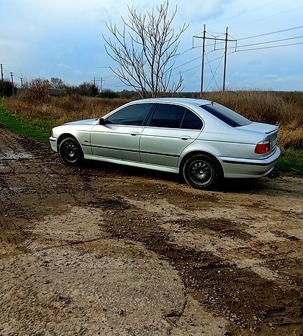 БМВ 5 Серія, об'ємом двигуна 2 л та пробігом 360 тис. км за 4800 $, фото 1 на Automoto.ua