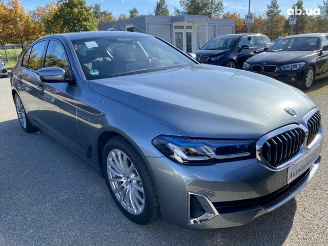 БМВ 5 Серия, объемом двигателя 2 л и пробегом 9 тыс. км за 57731 $, фото 1 на Automoto.ua