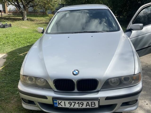 Серый БМВ 5 Серия, объемом двигателя 2 л и пробегом 3 тыс. км за 3800 $, фото 1 на Automoto.ua