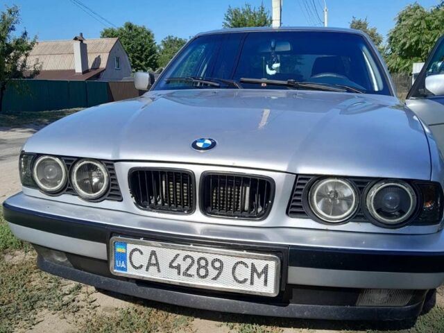 Серый БМВ 5 Серия, объемом двигателя 2 л и пробегом 175 тыс. км за 3200 $, фото 1 на Automoto.ua