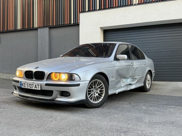 Серый БМВ 5 Серия, объемом двигателя 3 л и пробегом 365 тыс. км за 5400 $, фото 1 на Automoto.ua