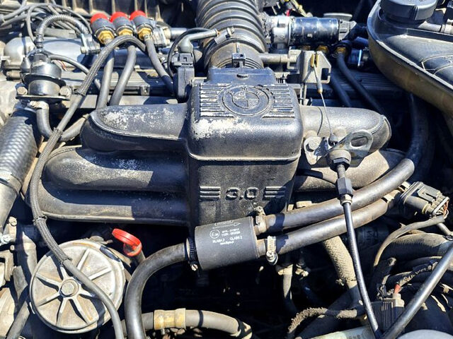 Серый БМВ 5 Серия, объемом двигателя 3 л и пробегом 500 тыс. км за 5000 $, фото 1 на Automoto.ua