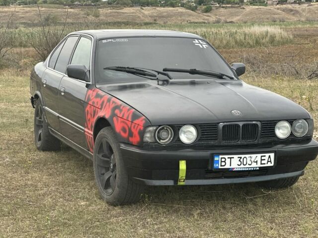 Серый БМВ 5 Серия, объемом двигателя 2.5 л и пробегом 200 тыс. км за 3100 $, фото 1 на Automoto.ua