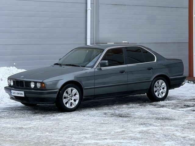 Сірий БМВ 5 Серія, об'ємом двигуна 2.5 л та пробігом 250 тис. км за 2500 $, фото 1 на Automoto.ua