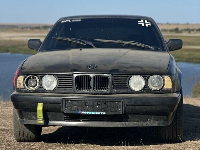 Серый БМВ 5 Серия, объемом двигателя 2.5 л и пробегом 220 тыс. км за 2500 $, фото 1 на Automoto.ua