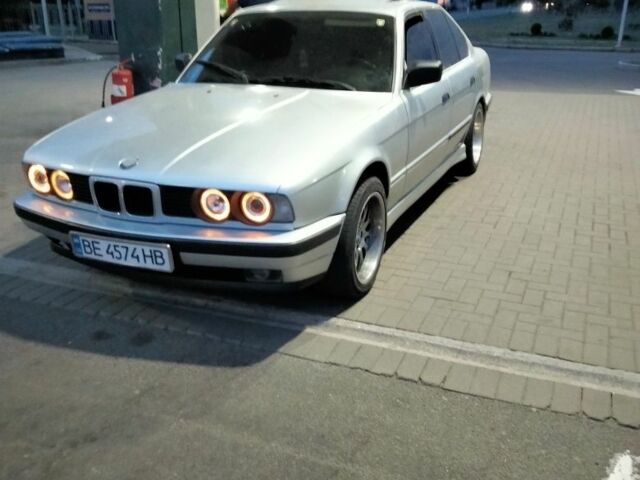 Серый БМВ 5 Серия, объемом двигателя 3.4 л и пробегом 345 тыс. км за 2800 $, фото 1 на Automoto.ua