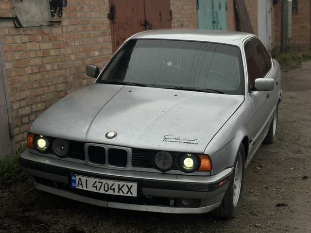 Серый БМВ 5 Серия, объемом двигателя 3 л и пробегом 450 тыс. км за 1900 $, фото 1 на Automoto.ua