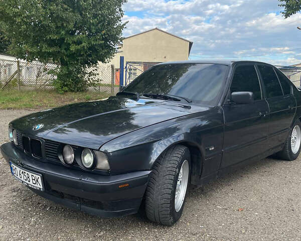 Серый БМВ 5 Серия, объемом двигателя 2.5 л и пробегом 500 тыс. км за 2500 $, фото 1 на Automoto.ua