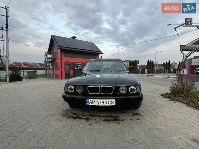 Серый БМВ 5 Серия, объемом двигателя 2.5 л и пробегом 360 тыс. км за 1400 $, фото 1 на Automoto.ua