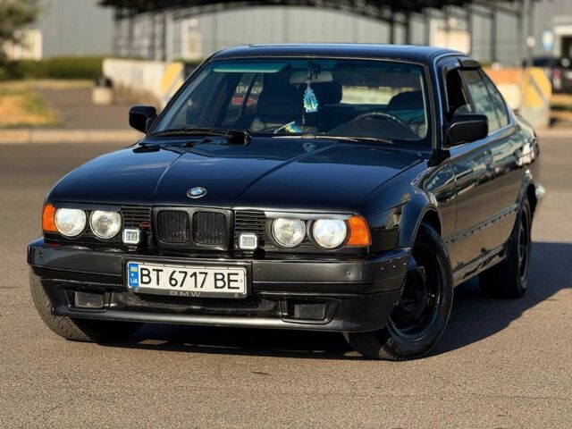 Серый БМВ 5 Серия, объемом двигателя 2.5 л и пробегом 170 тыс. км за 3500 $, фото 1 на Automoto.ua