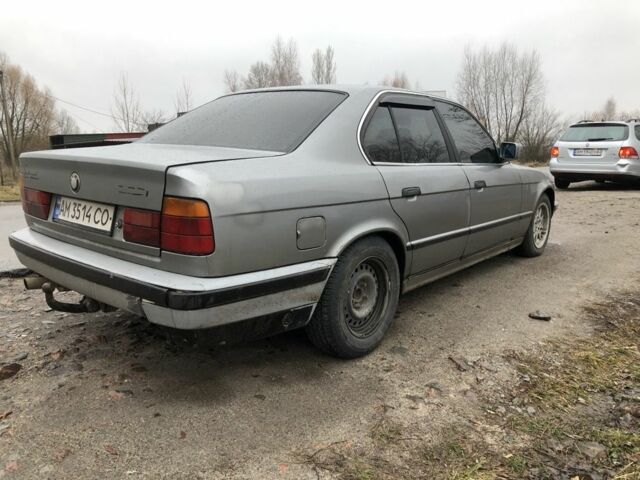 Серый БМВ 5 Серия, объемом двигателя 2 л и пробегом 3 тыс. км за 1000 $, фото 1 на Automoto.ua