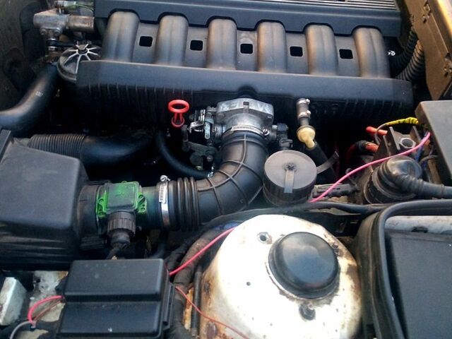 Серый БМВ 5 Серия, объемом двигателя 2 л и пробегом 100 тыс. км за 2500 $, фото 1 на Automoto.ua