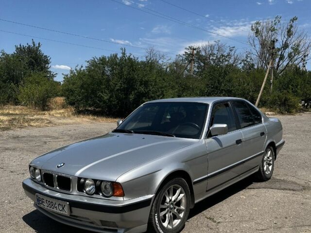 Серый БМВ 5 Серия, объемом двигателя 2.5 л и пробегом 400 тыс. км за 4200 $, фото 1 на Automoto.ua