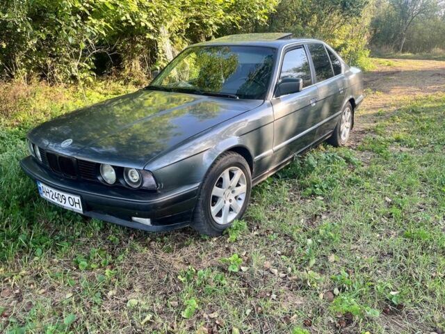 Серый БМВ 5 Серия, объемом двигателя 2 л и пробегом 370 тыс. км за 3600 $, фото 1 на Automoto.ua