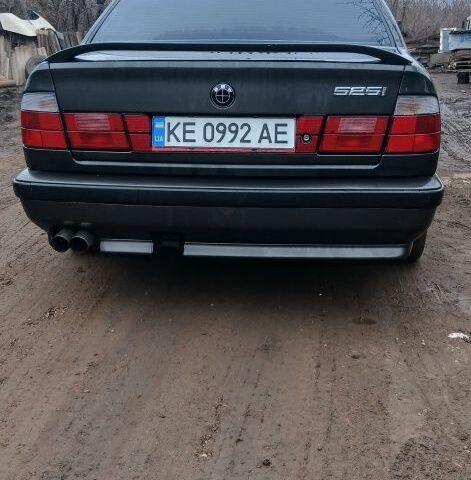 Серый БМВ 5 Серия, объемом двигателя 2.5 л и пробегом 537 тыс. км за 3900 $, фото 1 на Automoto.ua