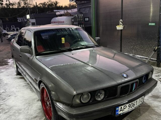 Серый БМВ 5 Серия, объемом двигателя 2.5 л и пробегом 1 тыс. км за 2200 $, фото 1 на Automoto.ua