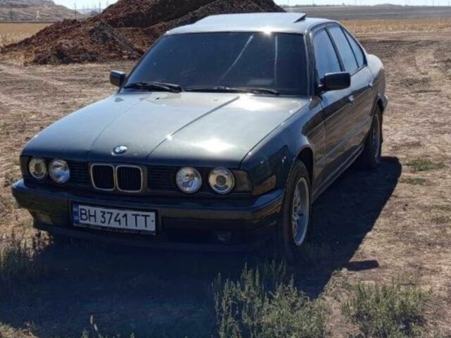 Серый БМВ 5 Серия, объемом двигателя 2.5 л и пробегом 150 тыс. км за 3200 $, фото 1 на Automoto.ua