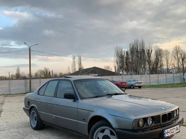 Серый БМВ 5 Серия, объемом двигателя 2 л и пробегом 816 тыс. км за 1700 $, фото 1 на Automoto.ua