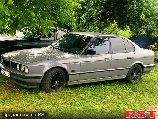 Серый БМВ 5 Серия, объемом двигателя 2 л и пробегом 350 тыс. км за 2700 $, фото 1 на Automoto.ua