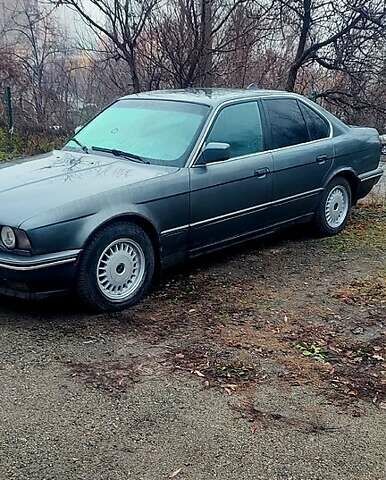 Серый БМВ 5 Серия, объемом двигателя 2 л и пробегом 111 тыс. км за 2600 $, фото 1 на Automoto.ua