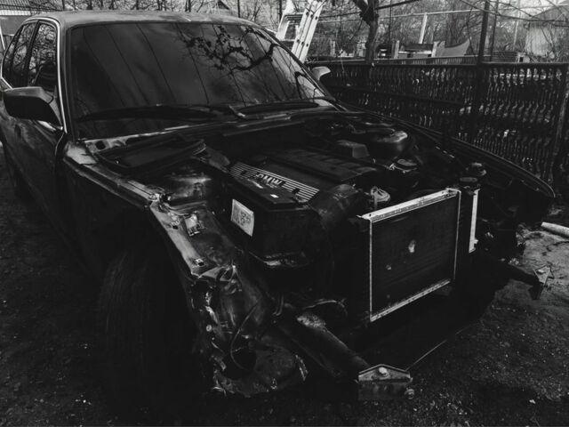 Сірий БМВ 5 Серія, об'ємом двигуна 2 л та пробігом 298 тис. км за 1200 $, фото 1 на Automoto.ua