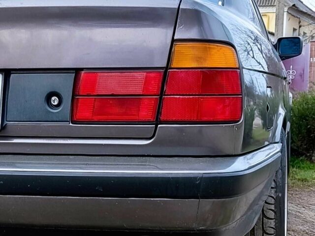 Сірий БМВ 5 Серія, об'ємом двигуна 3 л та пробігом 1000 тис. км за 1500 $, фото 1 на Automoto.ua