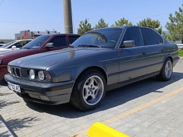 Серый БМВ 5 Серия, объемом двигателя 2 л и пробегом 350 тыс. км за 1700 $, фото 1 на Automoto.ua