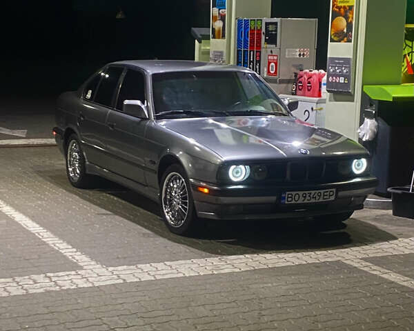 Сірий БМВ 5 Серія, об'ємом двигуна 2.5 л та пробігом 380 тис. км за 2800 $, фото 1 на Automoto.ua