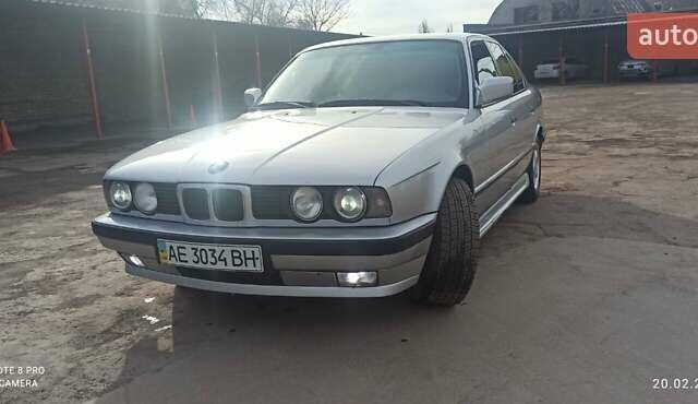 Серый БМВ 5 Серия, объемом двигателя 2.5 л и пробегом 332 тыс. км за 4200 $, фото 1 на Automoto.ua