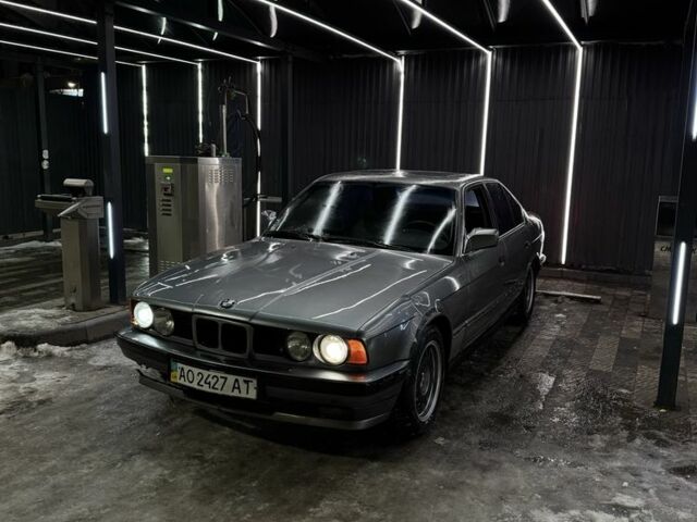 Серый БМВ 5 Серия, объемом двигателя 2.5 л и пробегом 290 тыс. км за 1300 $, фото 1 на Automoto.ua