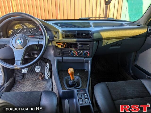 Серый БМВ 5 Серия, объемом двигателя 2.5 л и пробегом 323 тыс. км за 2500 $, фото 1 на Automoto.ua