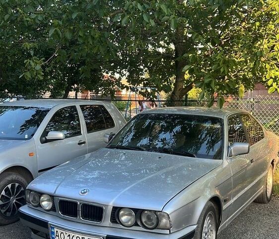Сірий БМВ 5 Серія, об'ємом двигуна 2.5 л та пробігом 500 тис. км за 2208 $, фото 1 на Automoto.ua