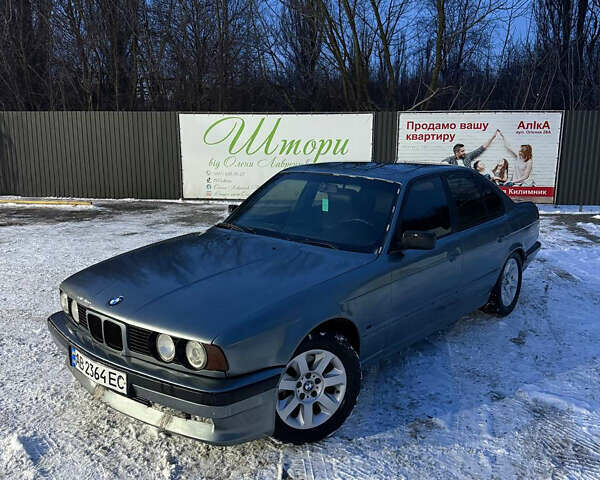 Серый БМВ 5 Серия, объемом двигателя 2.5 л и пробегом 302 тыс. км за 2600 $, фото 1 на Automoto.ua