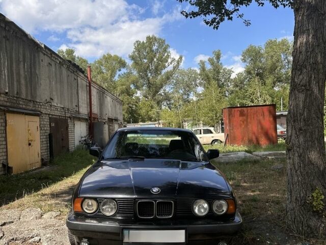 Сірий БМВ 5 Серія, об'ємом двигуна 2 л та пробігом 160 тис. км за 2600 $, фото 1 на Automoto.ua