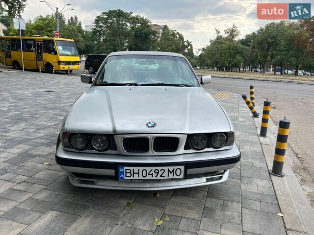 Сірий БМВ 5 Серія, об'ємом двигуна 2.49 л та пробігом 224 тис. км за 2600 $, фото 1 на Automoto.ua