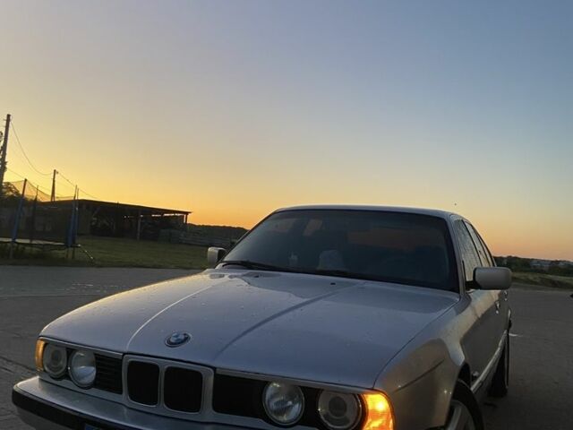 Серый БМВ 5 Серия, объемом двигателя 2 л и пробегом 480 тыс. км за 2700 $, фото 1 на Automoto.ua