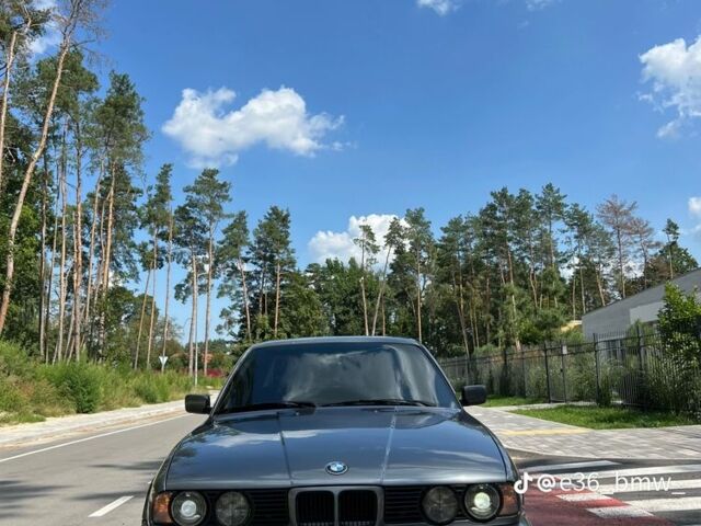 Серый БМВ 5 Серия, объемом двигателя 2 л и пробегом 3 тыс. км за 2700 $, фото 1 на Automoto.ua