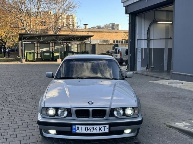 Сірий БМВ 5 Серія, об'ємом двигуна 2.5 л та пробігом 400 тис. км за 3300 $, фото 1 на Automoto.ua