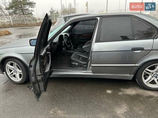 Сірий БМВ 5 Серія, об'ємом двигуна 3 л та пробігом 390 тис. км за 4800 $, фото 1 на Automoto.ua