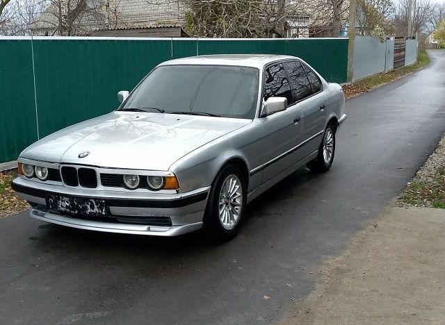 Серый БМВ 5 Серия, объемом двигателя 0 л и пробегом 350 тыс. км за 1000 $, фото 1 на Automoto.ua