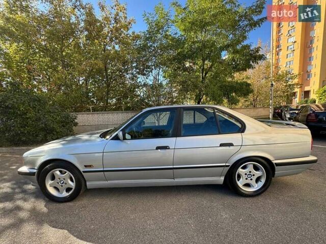 Серый БМВ 5 Серия, объемом двигателя 2 л и пробегом 294 тыс. км за 7337 $, фото 1 на Automoto.ua