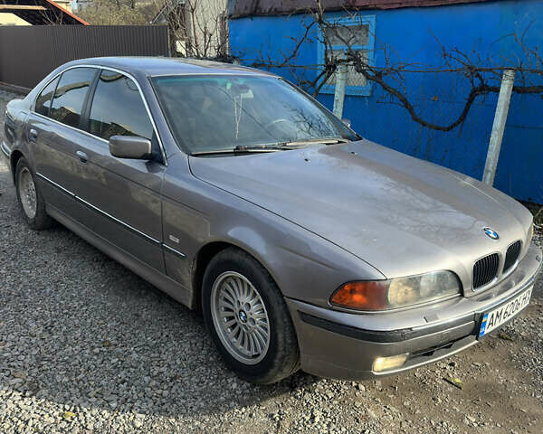 Серый БМВ 5 Серия, объемом двигателя 2.5 л и пробегом 375 тыс. км за 2900 $, фото 1 на Automoto.ua