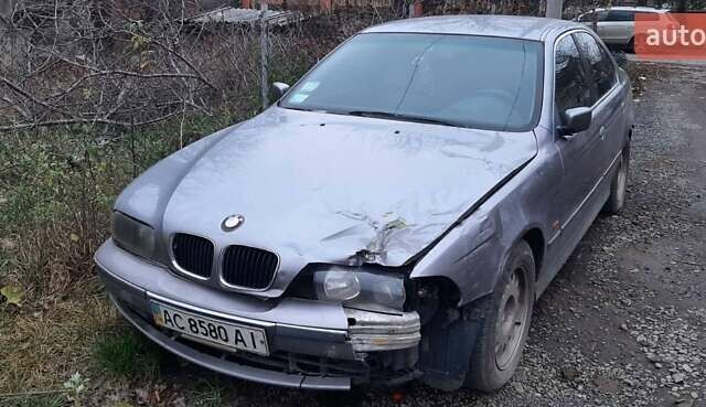 Серый БМВ 5 Серия, объемом двигателя 2.8 л и пробегом 343 тыс. км за 3100 $, фото 1 на Automoto.ua