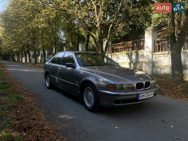 Серый БМВ 5 Серия, объемом двигателя 2.5 л и пробегом 373 тыс. км за 3450 $, фото 1 на Automoto.ua