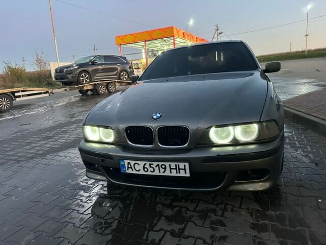 Серый БМВ 5 Серия, объемом двигателя 2.8 л и пробегом 250 тыс. км за 2500 $, фото 1 на Automoto.ua