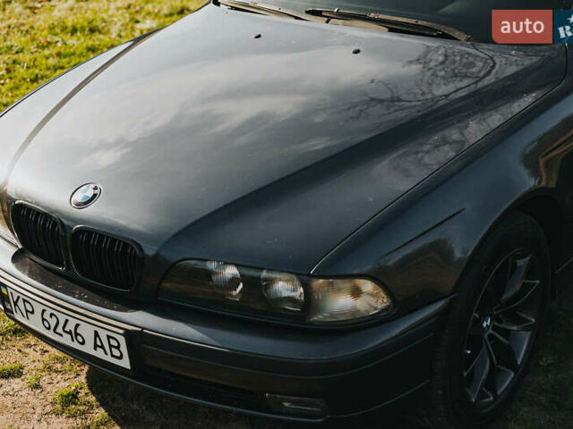 Серый БМВ 5 Серия, объемом двигателя 2.49 л и пробегом 268 тыс. км за 6000 $, фото 1 на Automoto.ua