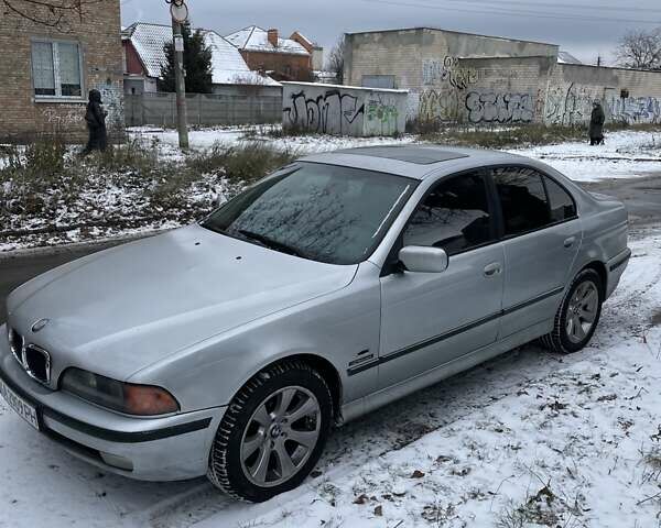 Сірий БМВ 5 Серія, об'ємом двигуна 2.79 л та пробігом 300 тис. км за 3700 $, фото 1 на Automoto.ua