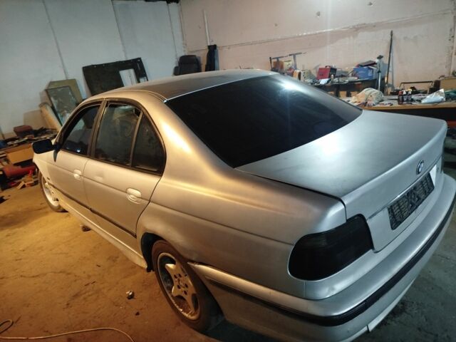 Сірий БМВ 5 Серія, об'ємом двигуна 2.5 л та пробігом 355 тис. км за 2300 $, фото 1 на Automoto.ua