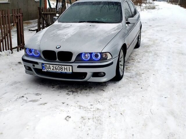 Серый БМВ 5 Серия, объемом двигателя 2.5 л и пробегом 400 тыс. км за 3750 $, фото 1 на Automoto.ua