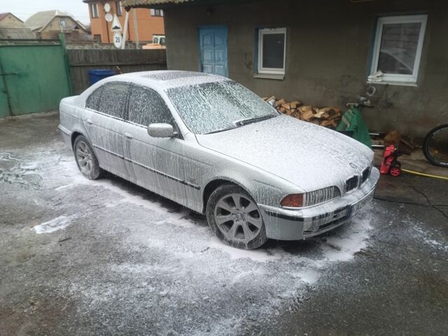 Серый БМВ 5 Серия, объемом двигателя 2.8 л и пробегом 520 тыс. км за 3900 $, фото 1 на Automoto.ua